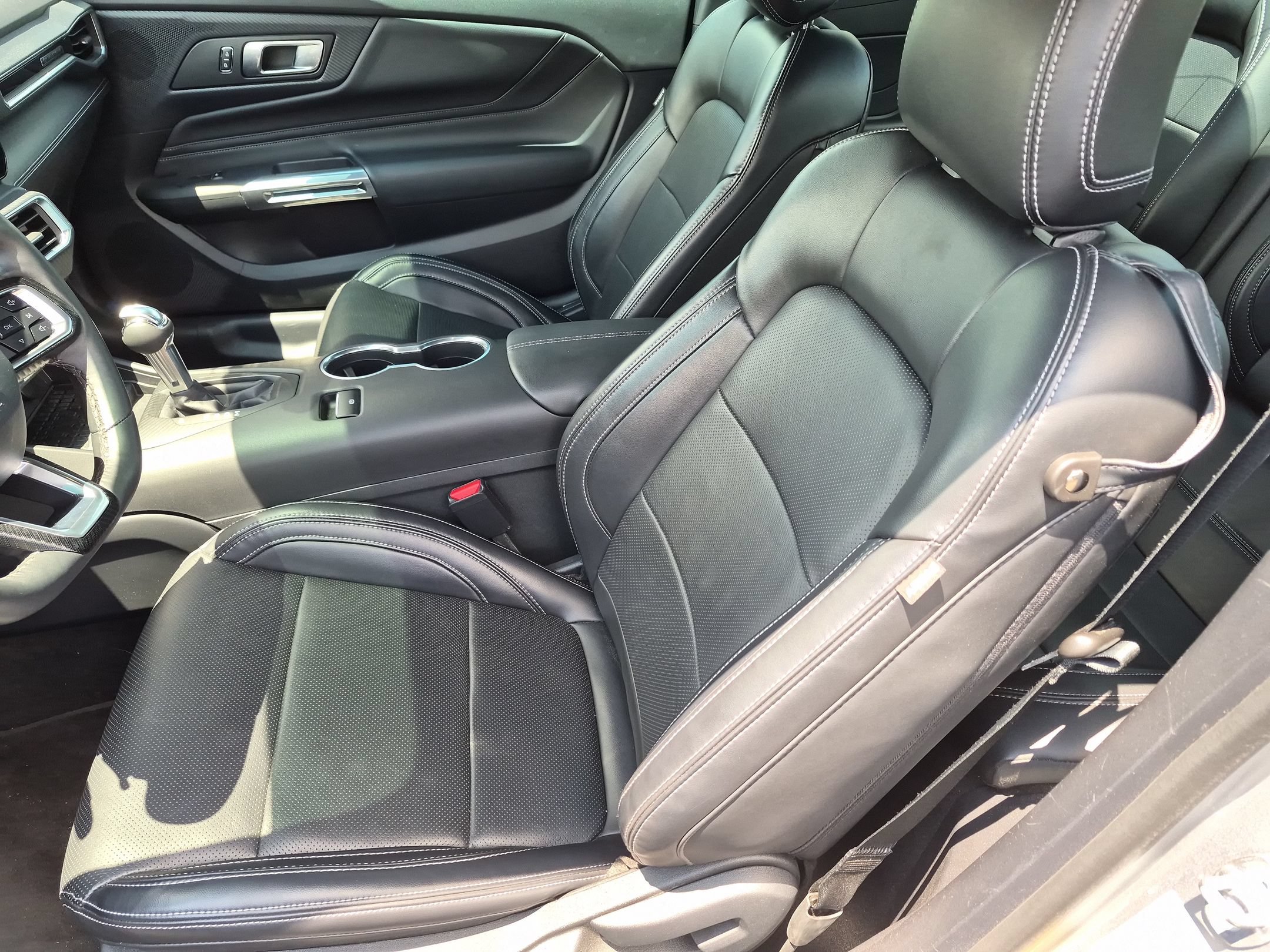 Used 2024 Silver Metallic Ford GT Premium image 15