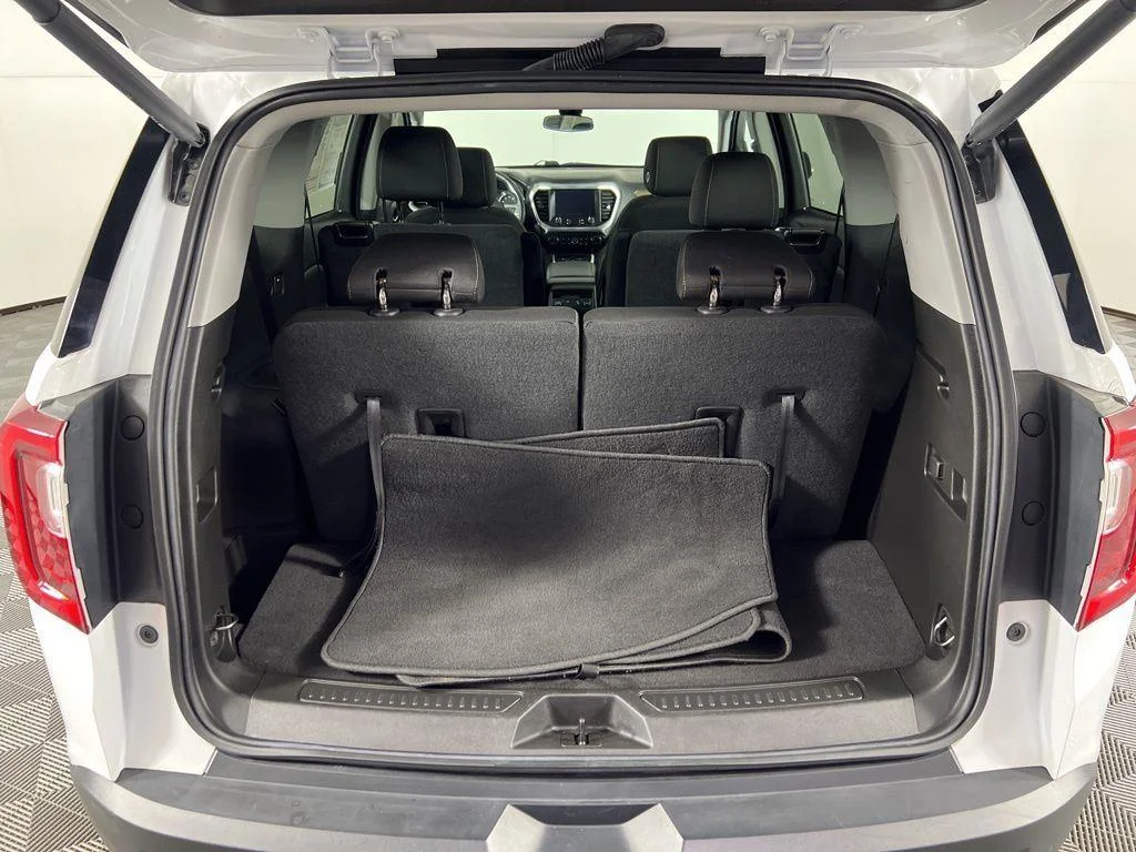 Used 2023 Summit White GMC SLE image 25
