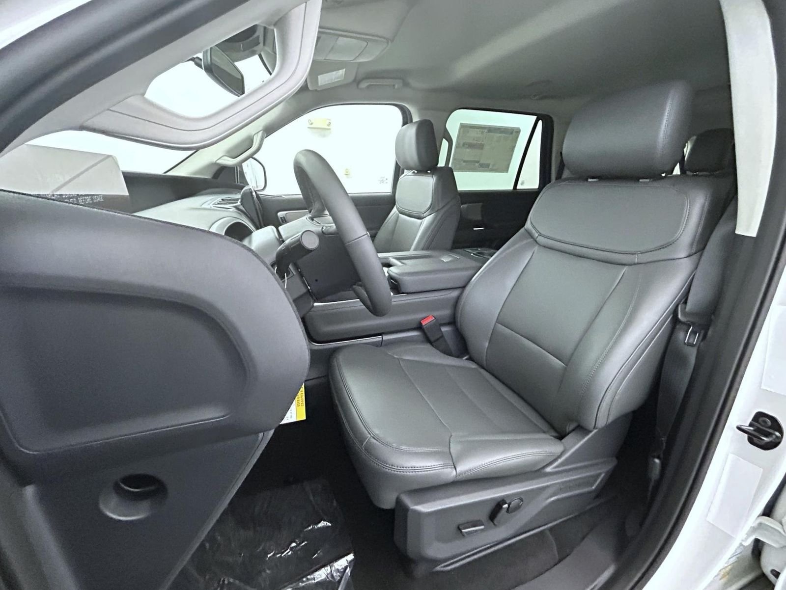 New 2026 Star White Metallic Tri-Coat Ford Active image 10