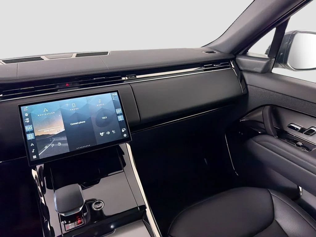 New 2026 Fuji White Land Rover SE image 25