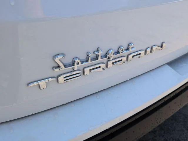 Used 2023 White GMC SLE image 33
