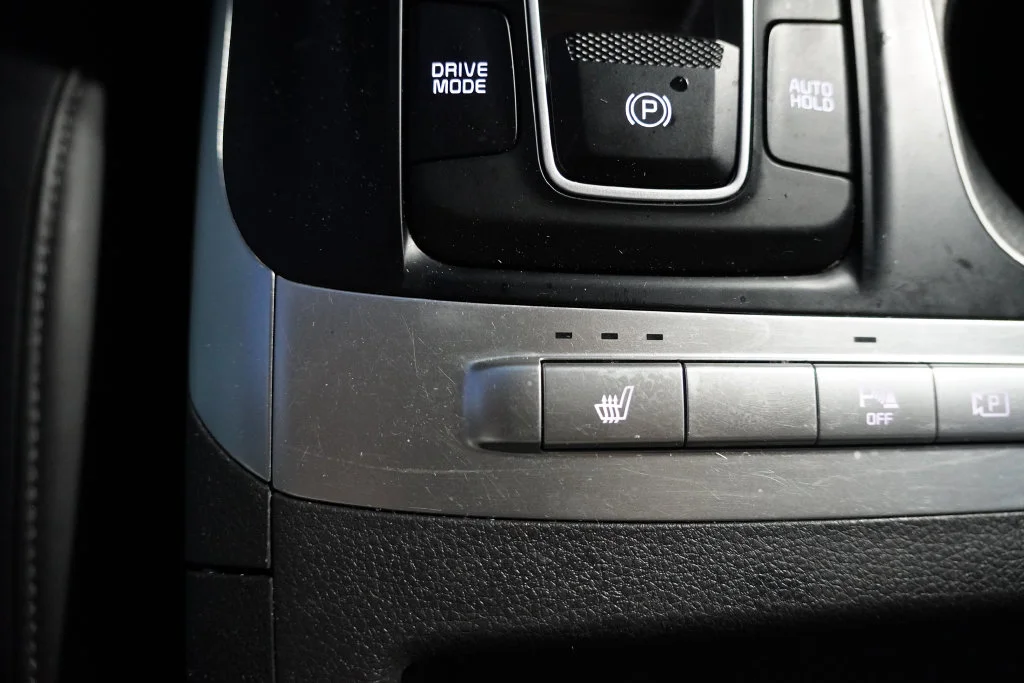 Used 2023 Snow White Pearl Kia LX Seat Package image 6