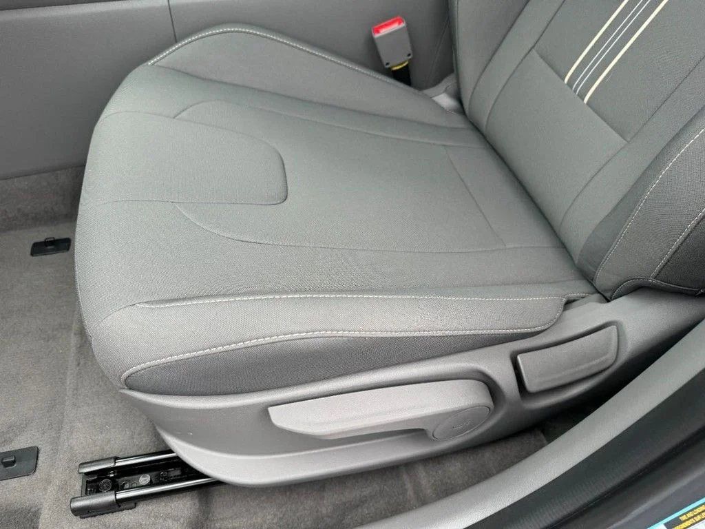 2025 Hyundai Elantra Blue - Photo 13