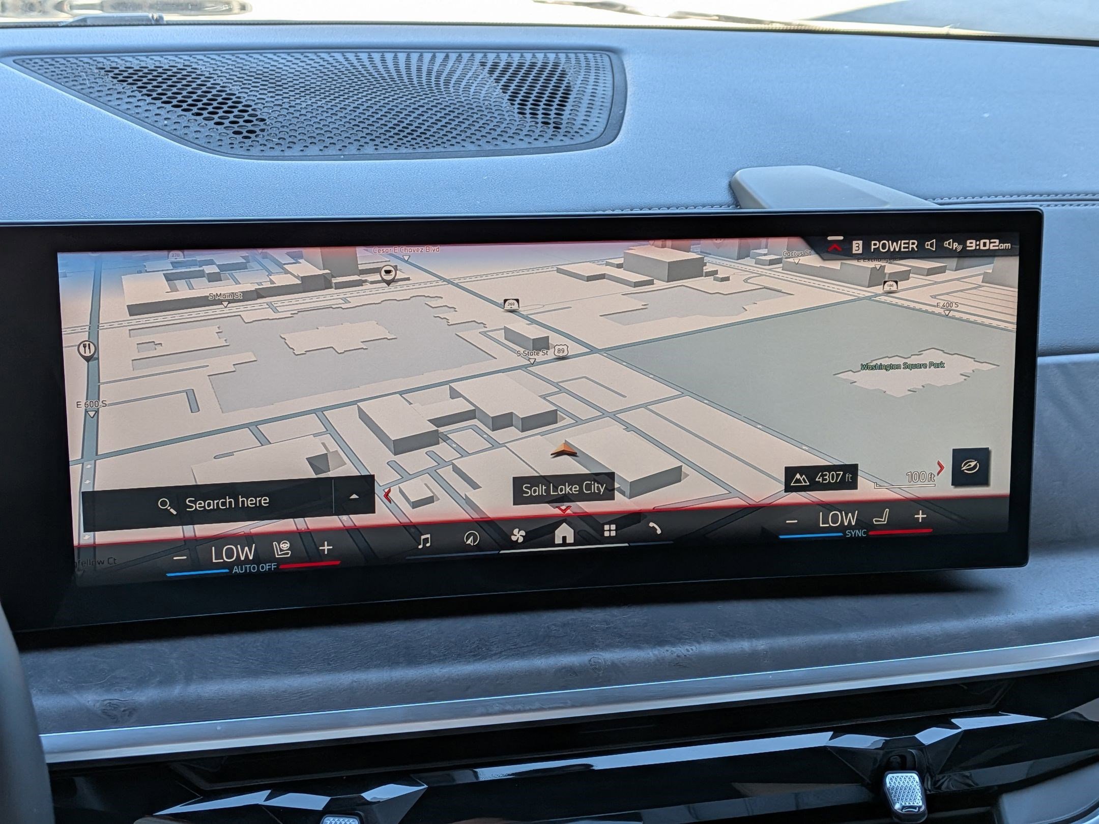 2025 BMW X5 M60i - Photo 21
