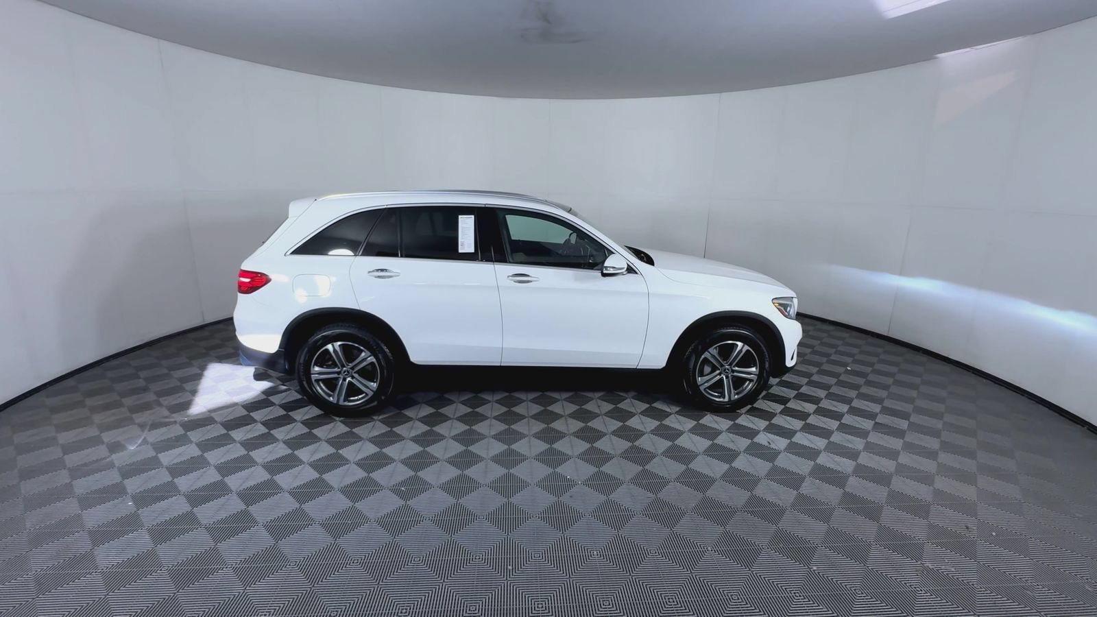 Used 2019 Polar White Mercedes-Benz GLC 300 image 9
