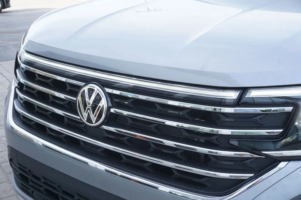 New 2026 Silver Volkswagen SE w/Technology image 35
