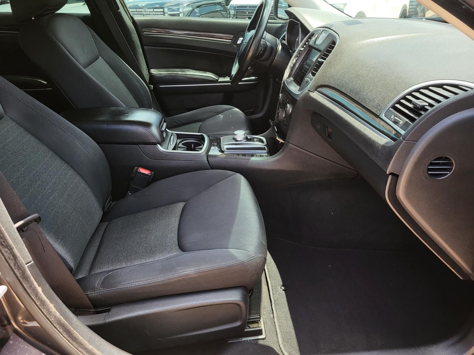 Used 2019 Granite Crystal Metallic Clearcoat Chrysler Touring image 8