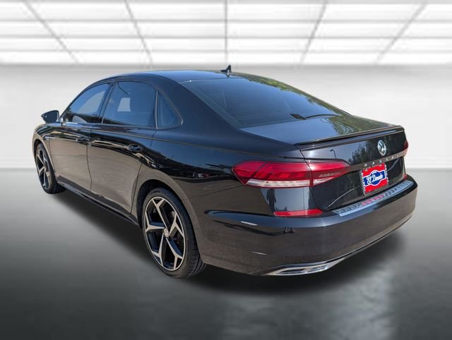 Used 2020  Volkswagen 2.0T R-Line image 2