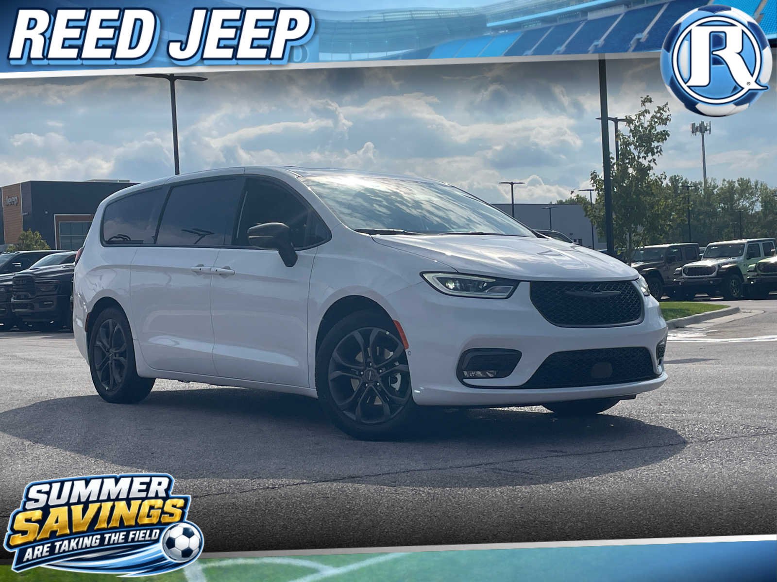 2026 Chrysler Pacifica Select's photo