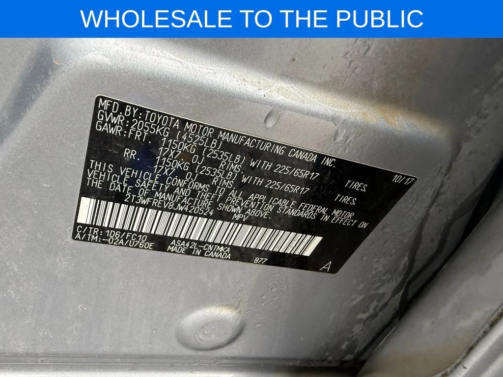 Used 2018 Silver Toyota XLE image 19