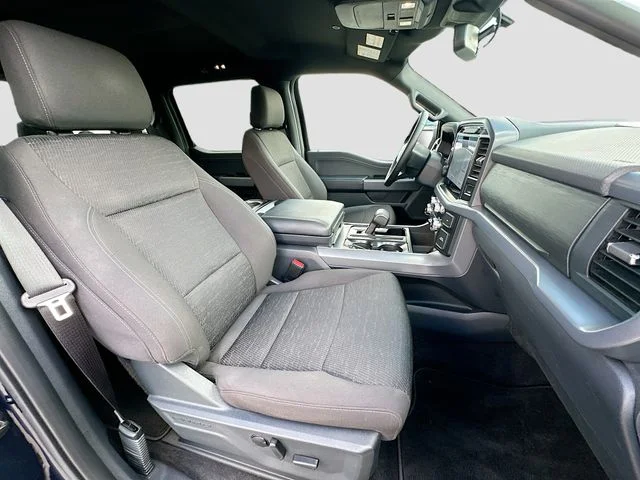 Used 2025 Blue Ford XLT image 27