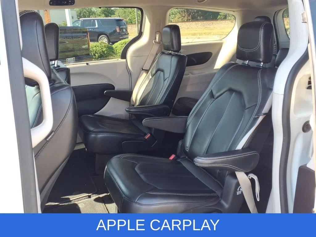 Used 2023 White Chrysler Touring L image 4
