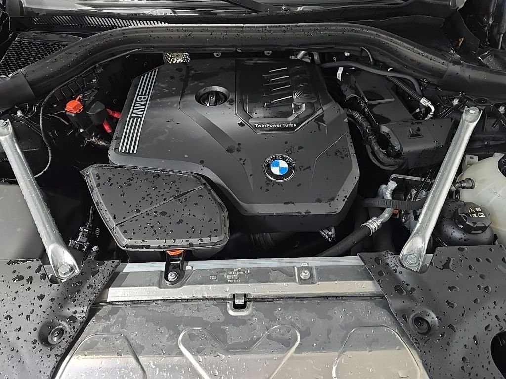 Used 2024 Gray BMW xDrive30i image 13