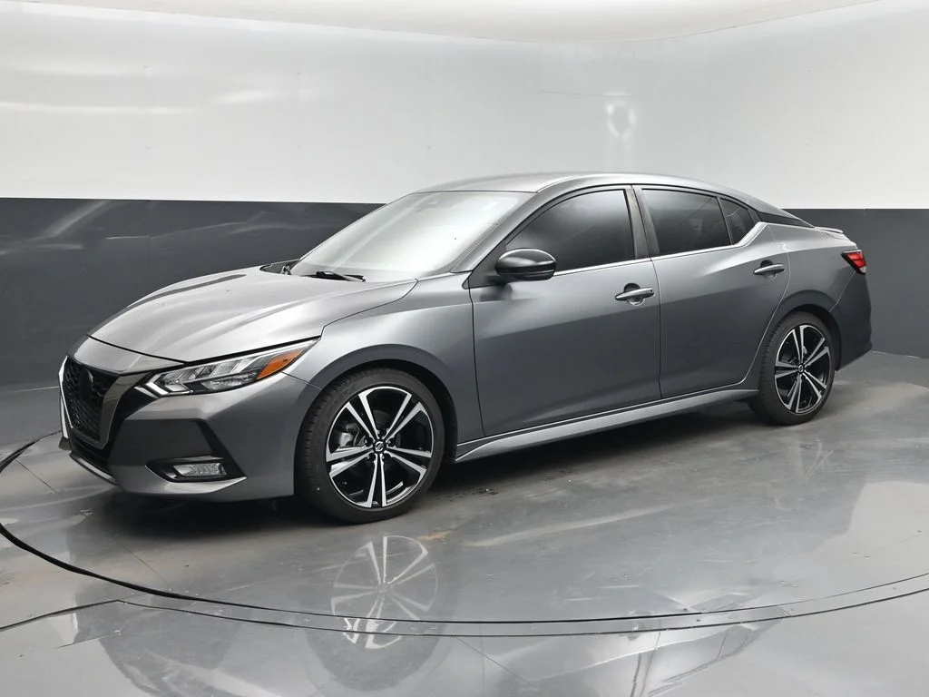 Used 2022 Gray Nissan SR image 9