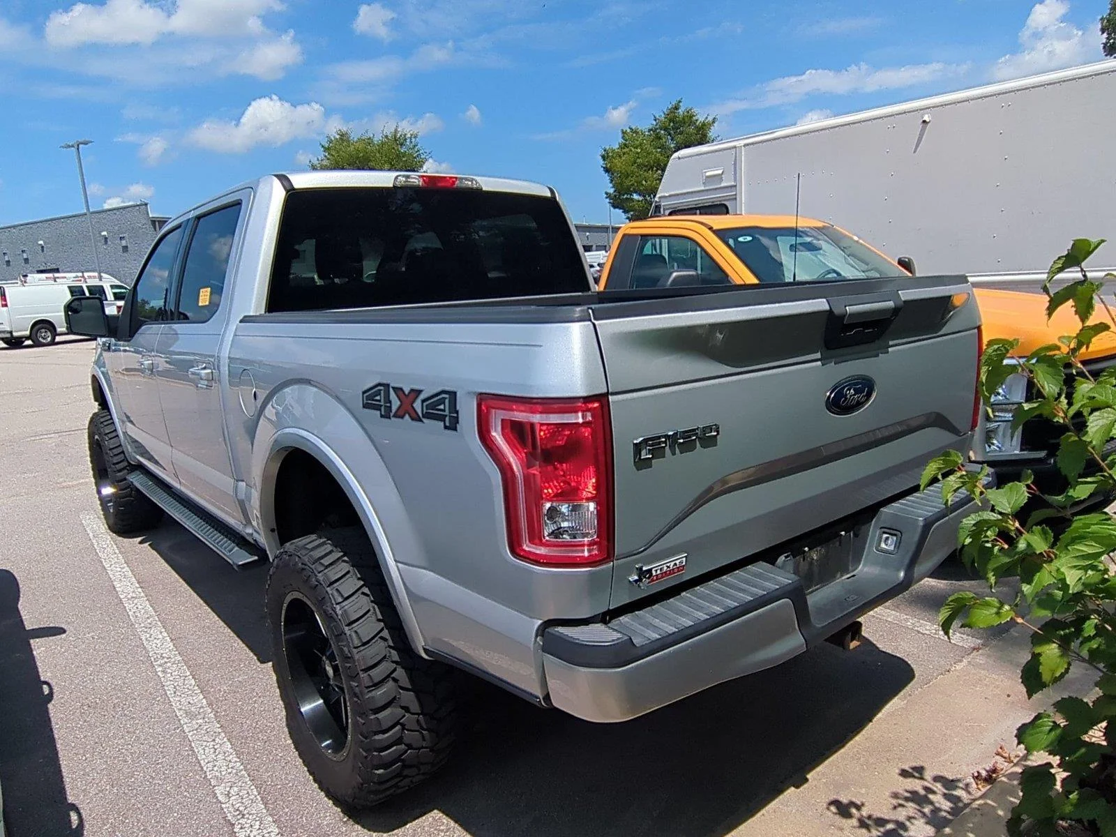 Used 2017 Ingot Silver Ford XLT image 5