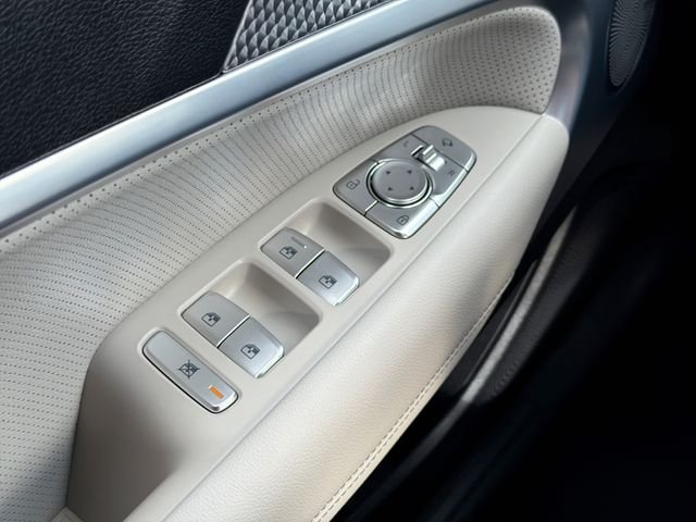 2023 GENESIS G70 Standard - Photo 15