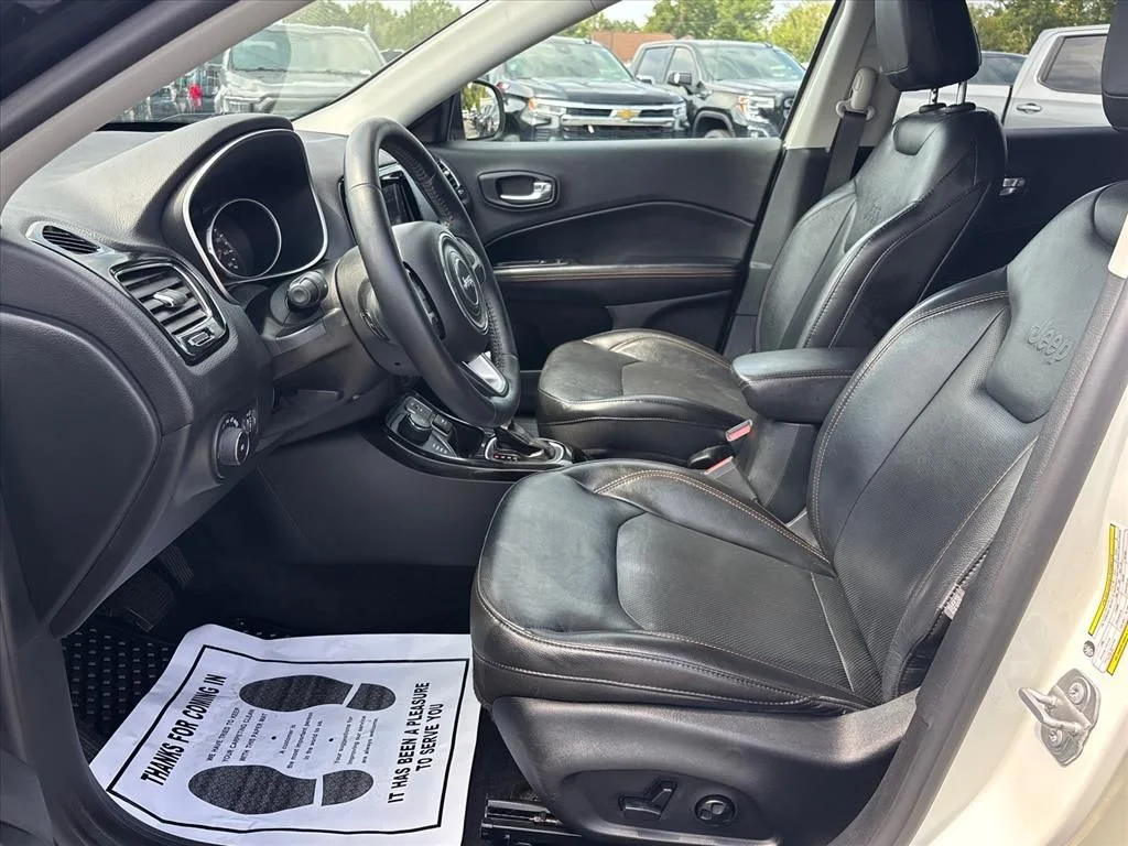 Used 2018 White Clearcoat Jeep Limited image 23