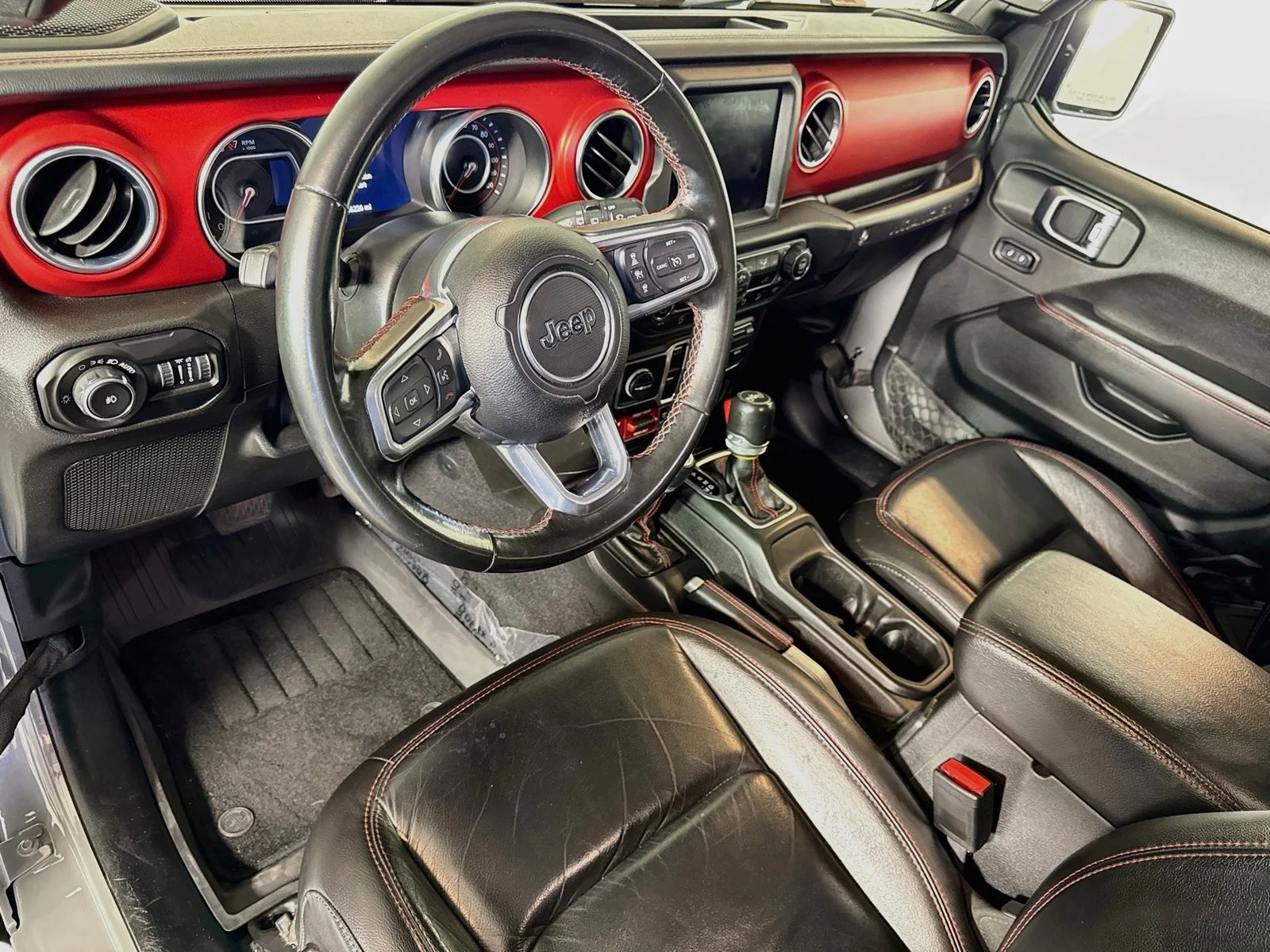 Used 2020 Sting-Gray Clearcoat Jeep Rubicon image 4