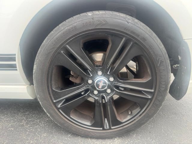 Used 2013 Performance White Ford V6 image 10