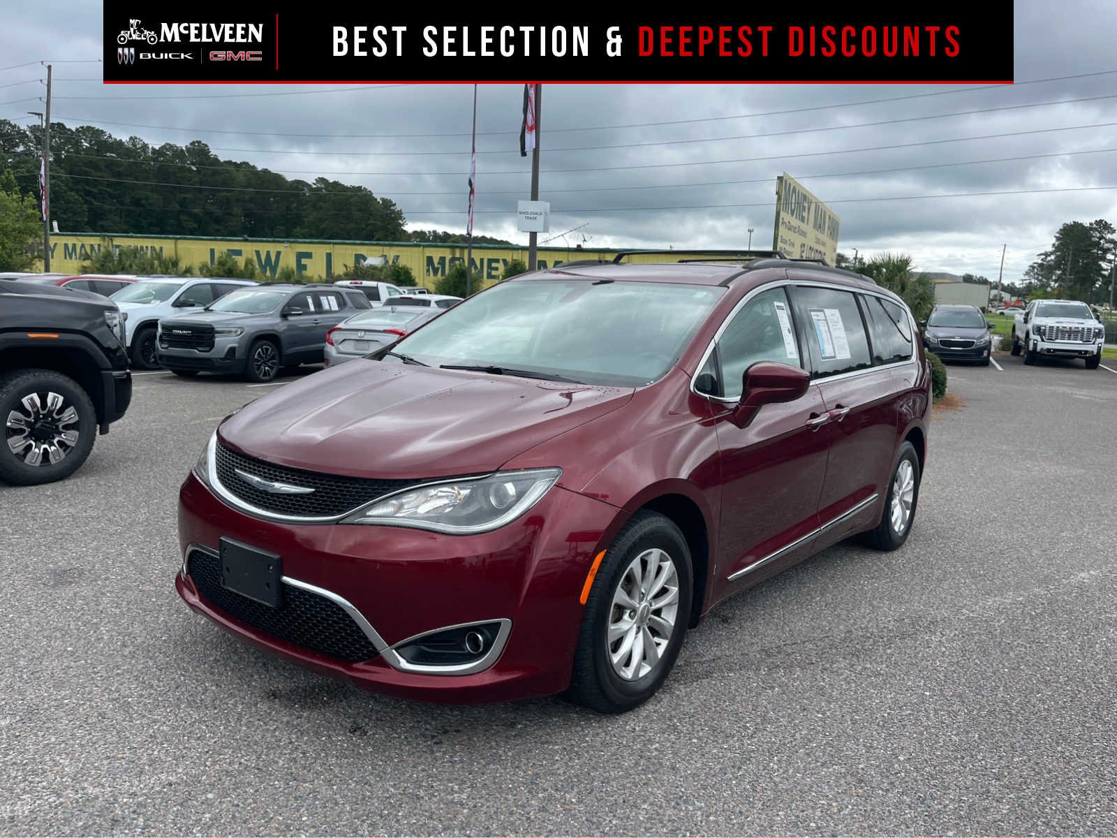 2017 Chrysler Pacifica Touring-L's photo