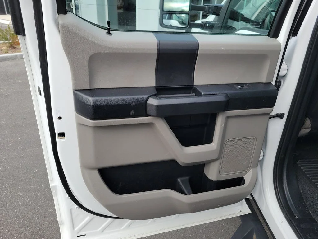 2019 Ford F-550 Super Duty Chassis Cab XL - Photo 26