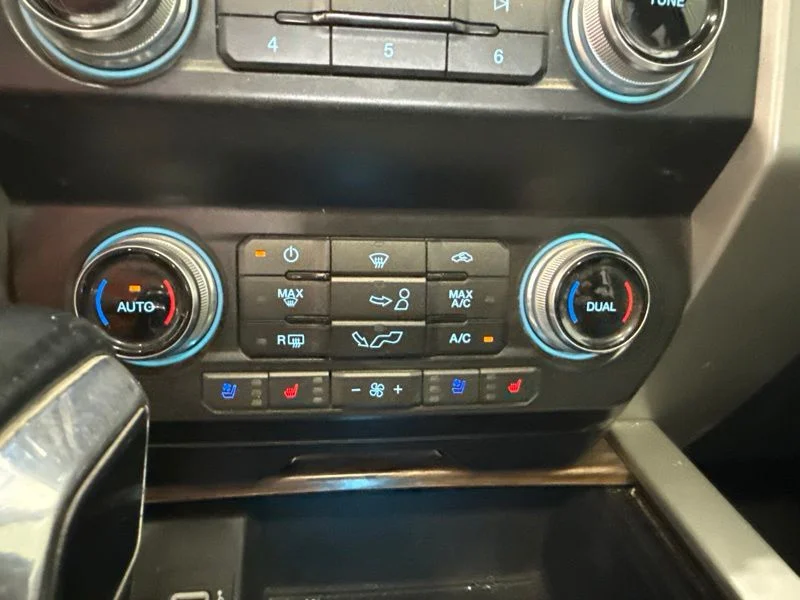 Used 2019 Gray Ford Lariat image 33