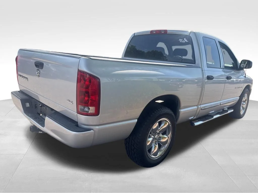 Used 2004 Black Dodge SLT image 7