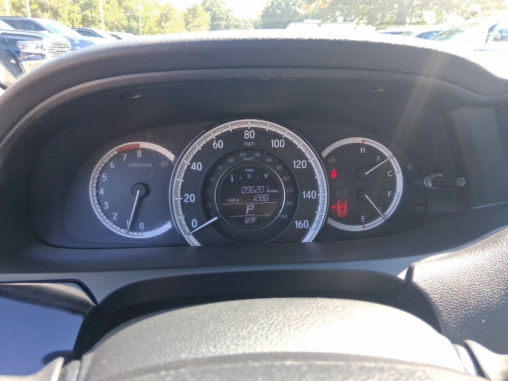 Used 2017 Silver Honda LX image 9