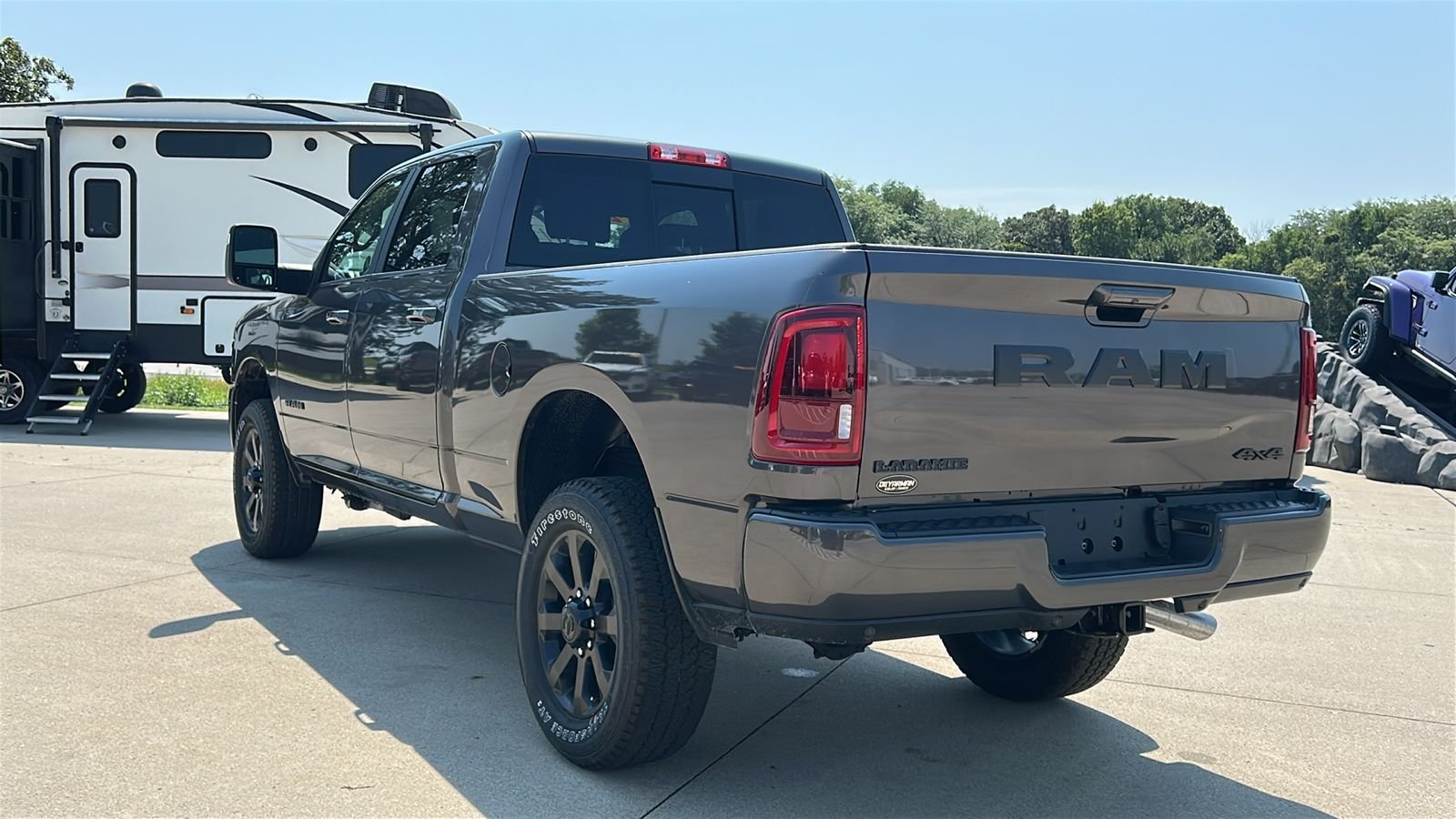 New 2026 Granite Crystal Metallic Clear-Coat Exterior Paint RAM Laramie image 6