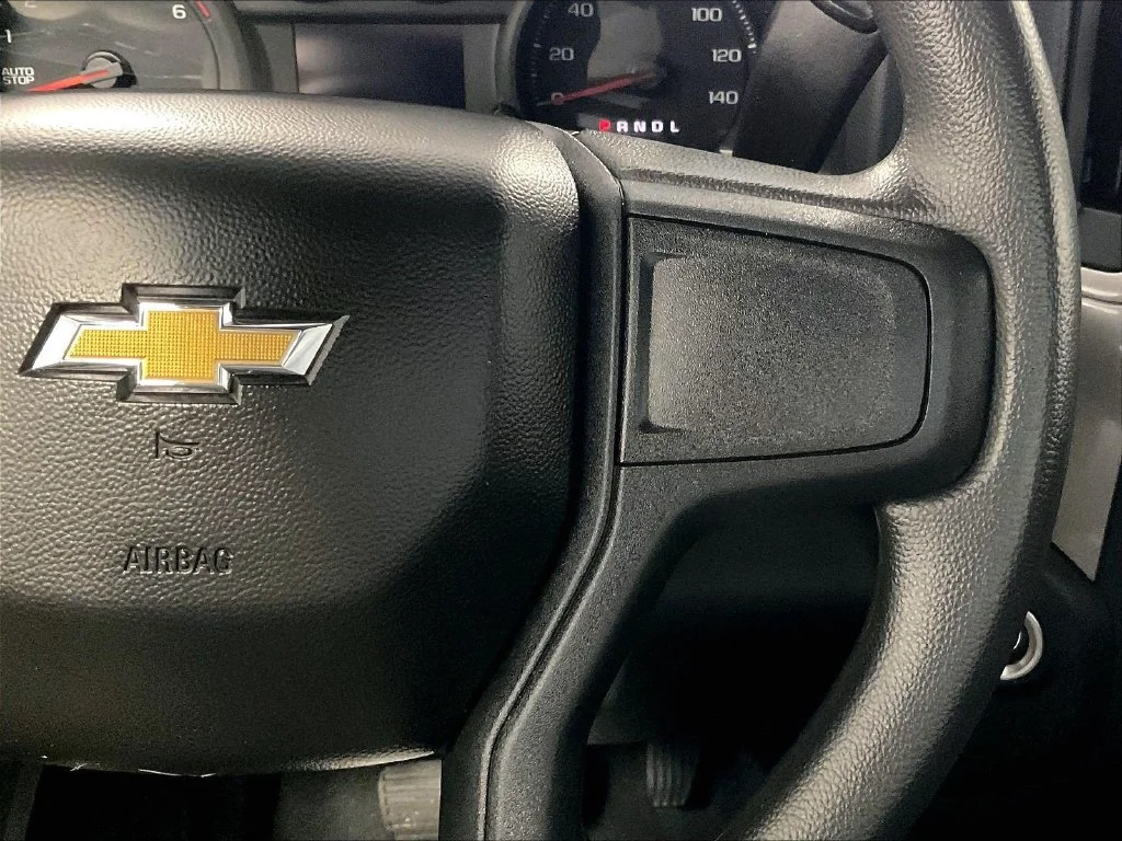 Used 2023 White Chevrolet Custom image 23