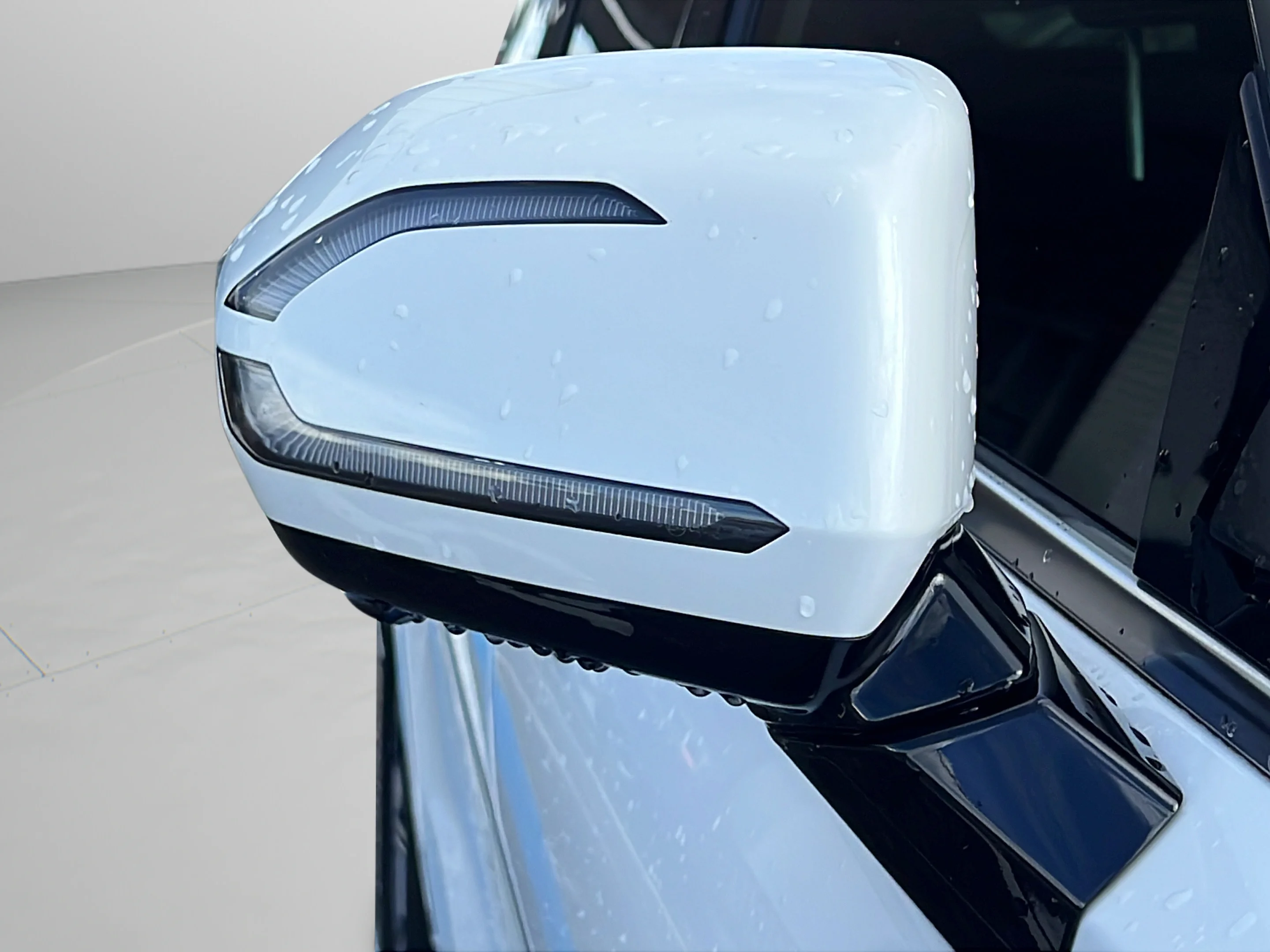 Used 2021 Hyper White Hyundai Calligraphy image 11