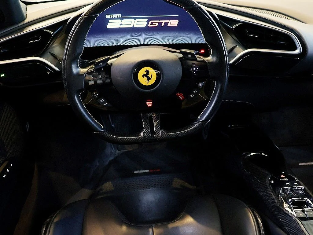Certified Used 2025 Viola Hong Kong Ferrari  image 103