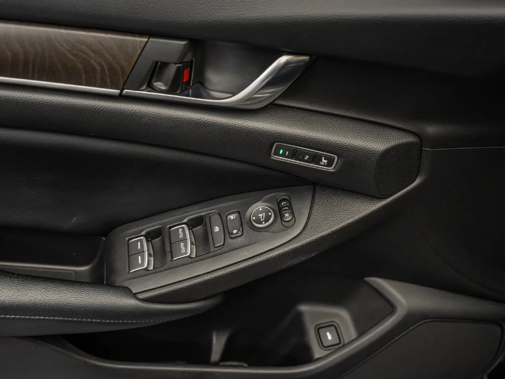 Used 2018 Gray Honda Touring image 24