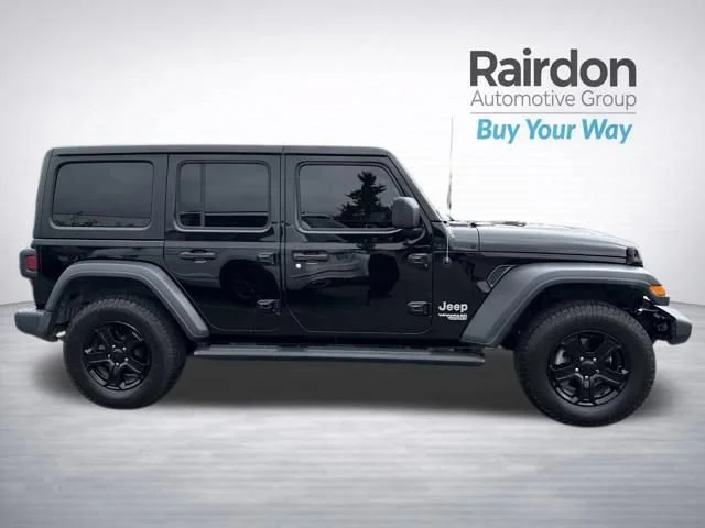 Used 2018 Black Clearcoat Jeep Sport S image 8
