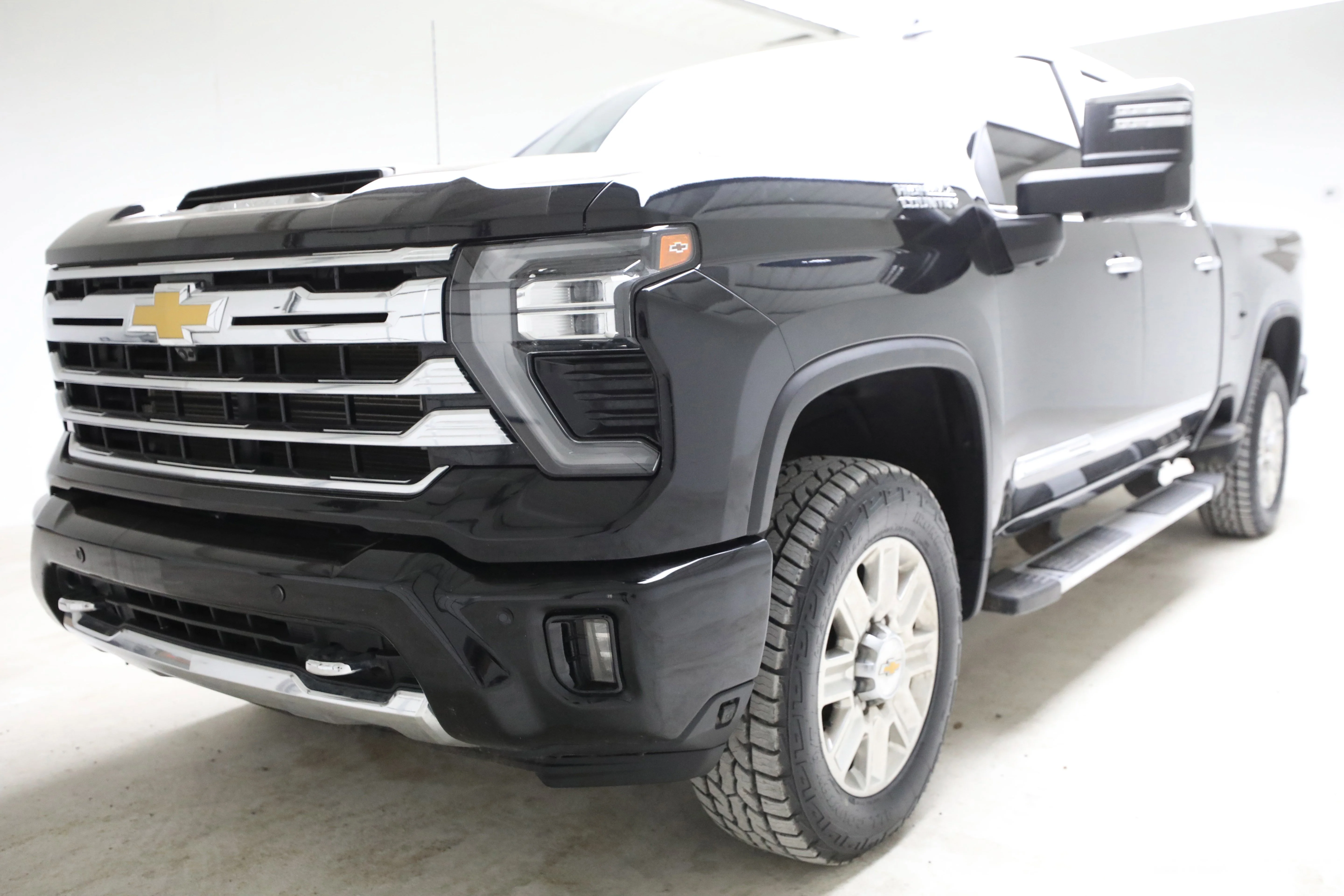 Pre-Owned 2024 Chevrolet Silverado 2500HD High Country Crew Cab 4x4