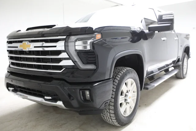 Pre-Owned 2024 Chevrolet Silverado 2500HD High Country Crew Cab 4x4