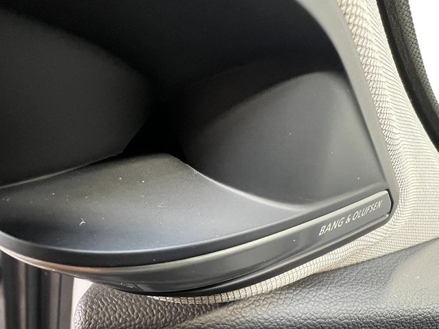 New 2026 Liquid Carbon Metallic Acura w/Advance Package image 17