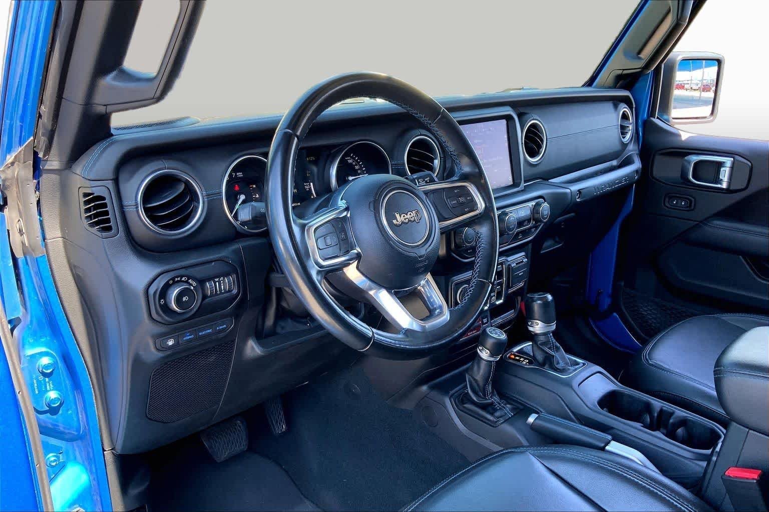 Used 2022 Hydro Blue Pearlcoat Jeep Unlimited Rubicon image 18