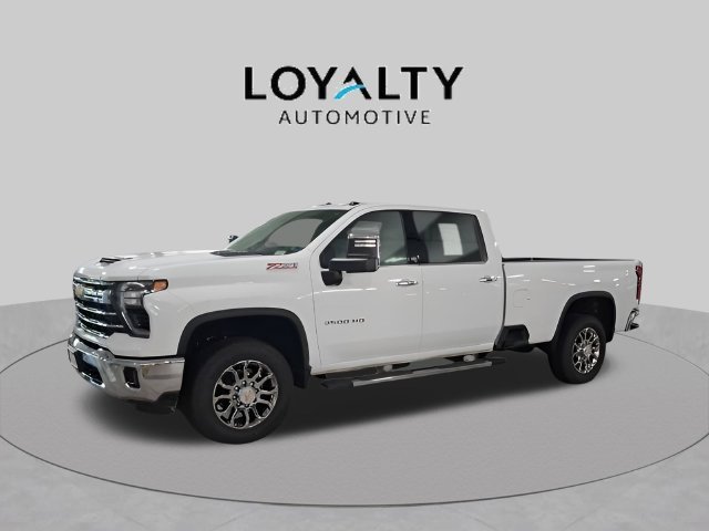 Used 2026 Summit White Chevrolet LTZ image 9