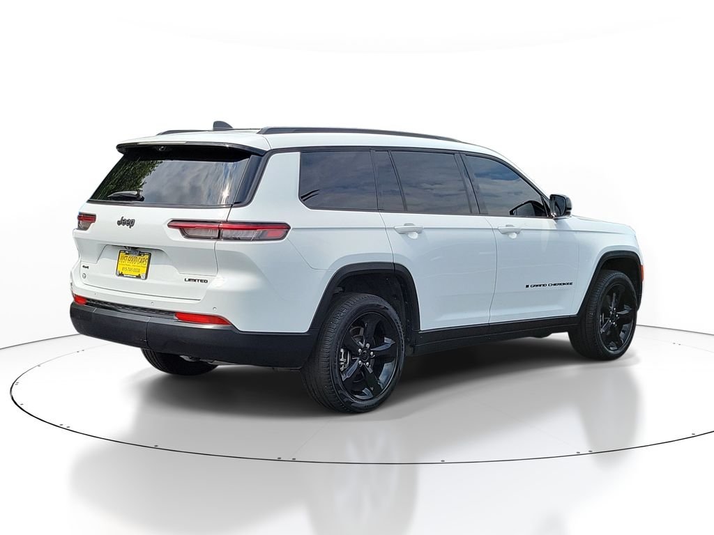 Used 2024 White Jeep Limited image 4