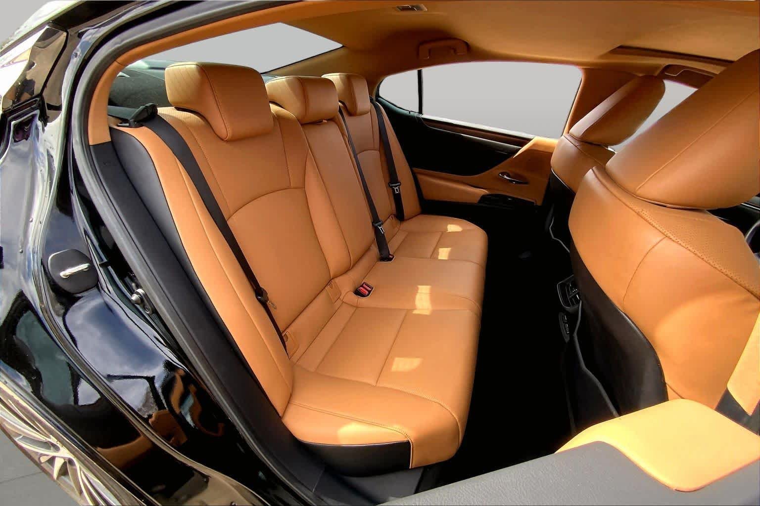 2024 Lexus ES 350 - Photo 30