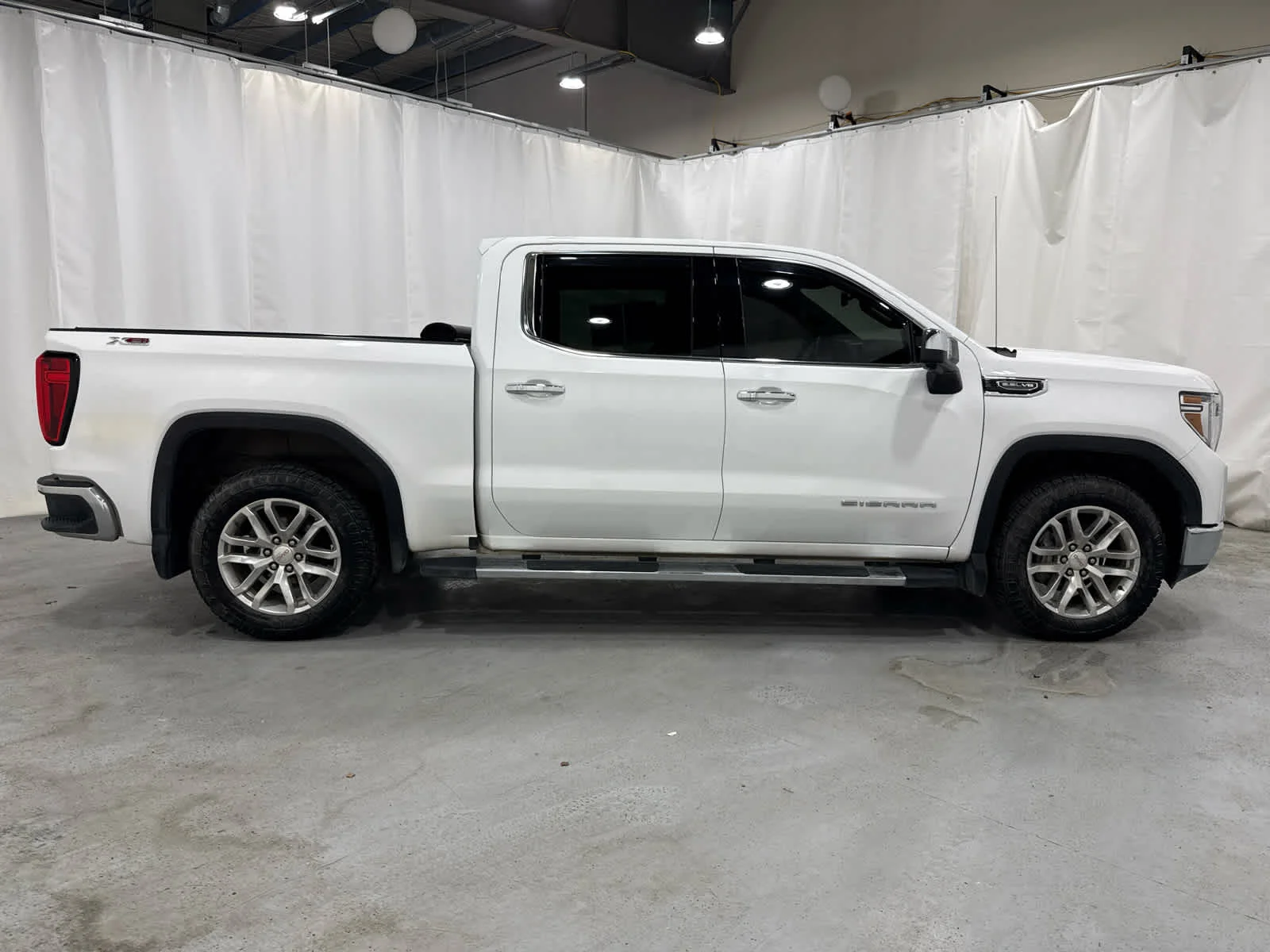 Certified Used 2019 SUMMIT WHITE GMC SLT image 5