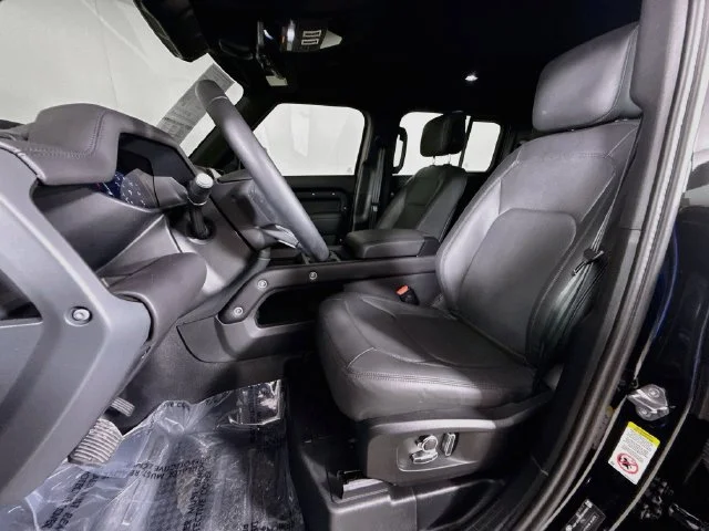 Certified Used 2025 Santorini Black Metallic Land Rover X-Dynamic SE image 11