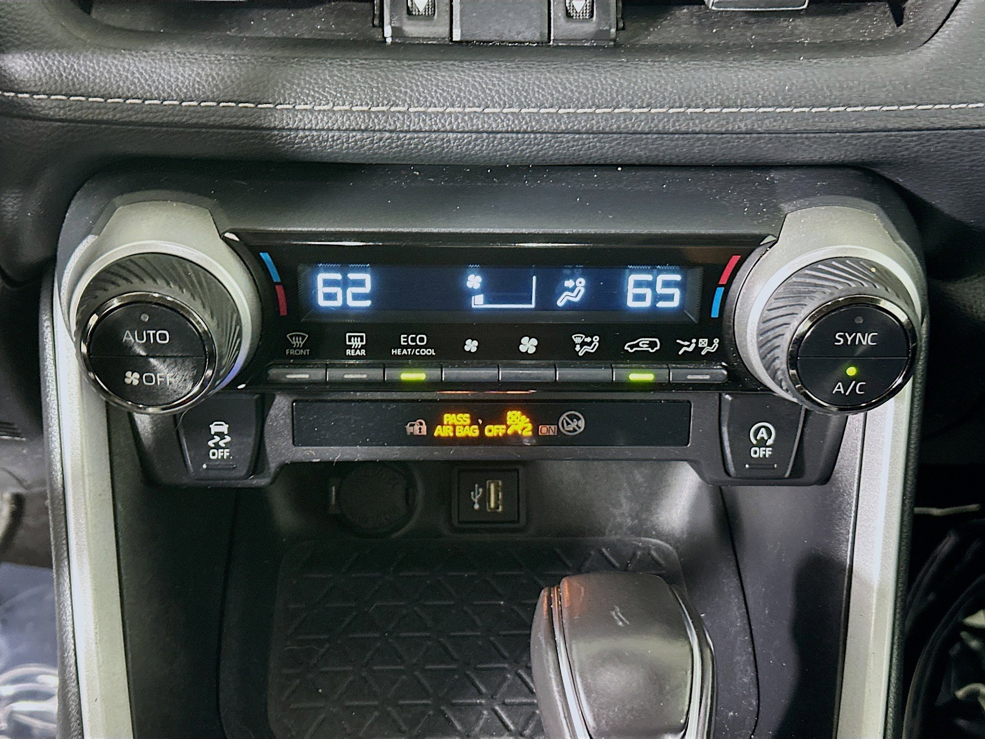 Used 2024 Magnetic Gray Metallic Toyota XLE Premium image 23