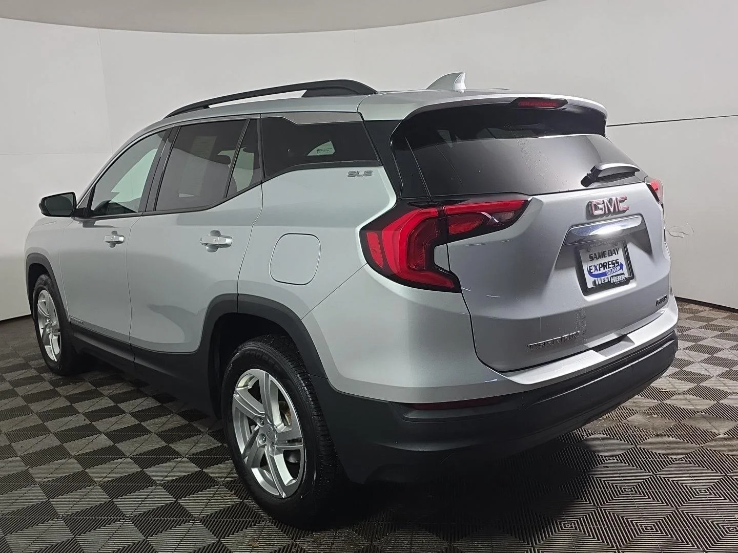 Used 2020 Quicksilver Metallic GMC SLE image 12