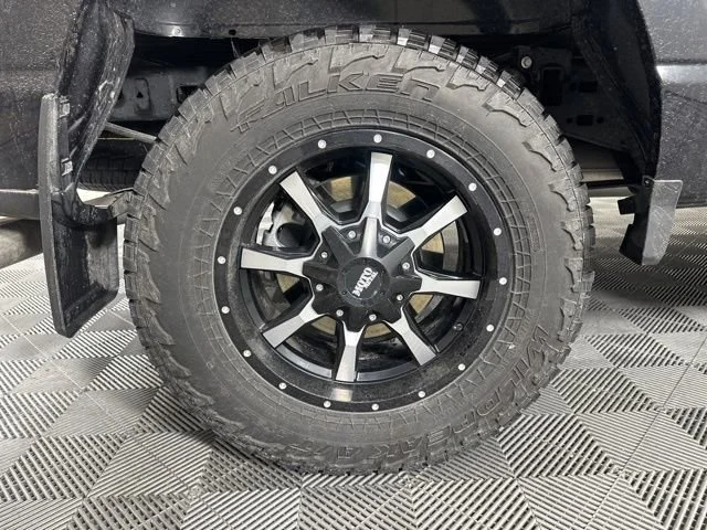 Used 2023  Ford XL image 9