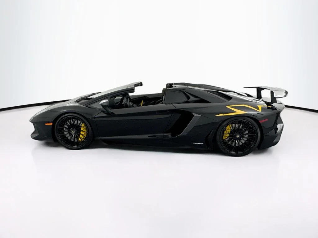 2017 Lamborghini Aventador Superveloce - Photo 8