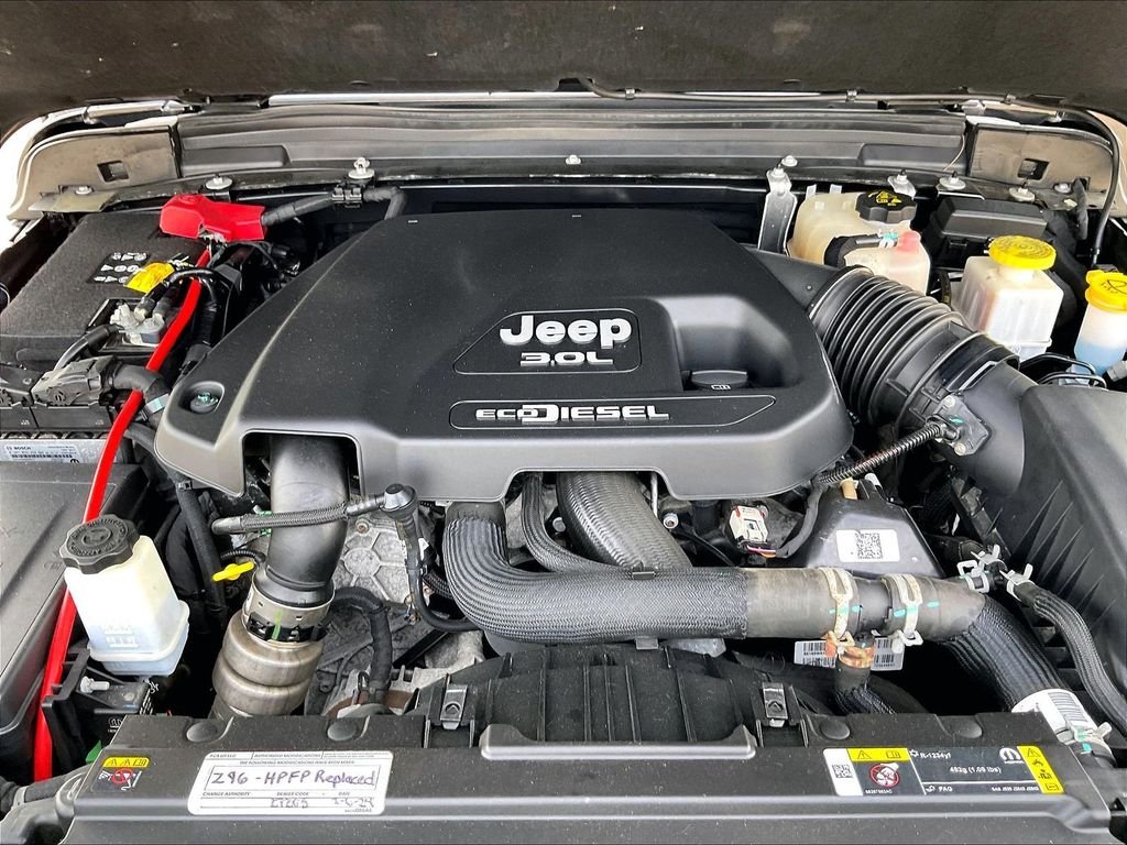 Used 2021 Black Jeep Sport image 29