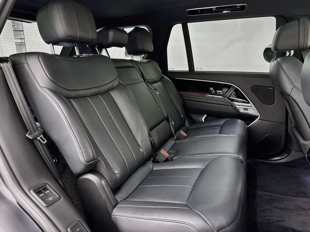 Used 2023 Black Land Rover SE image 28