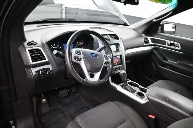 Used 2015 Black Ford XLT image 26